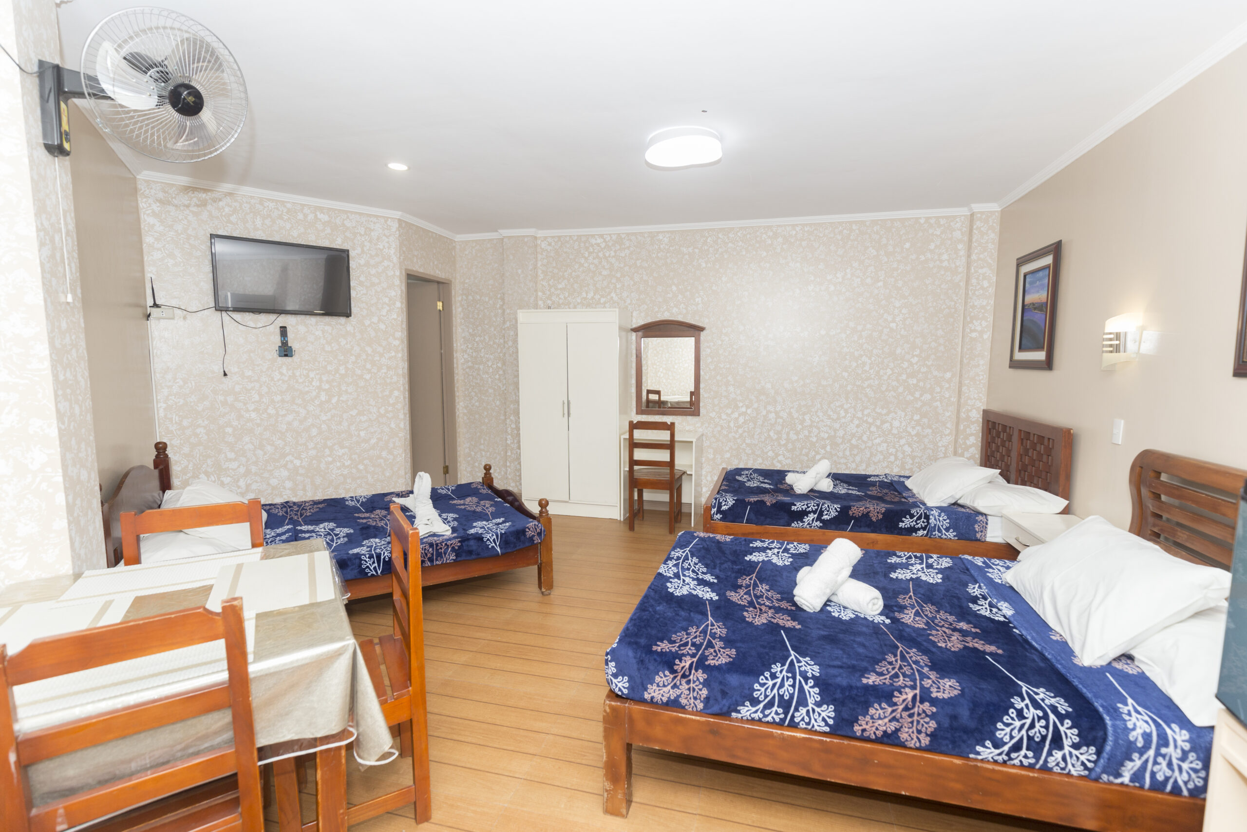 ROOM 101 - Image 4