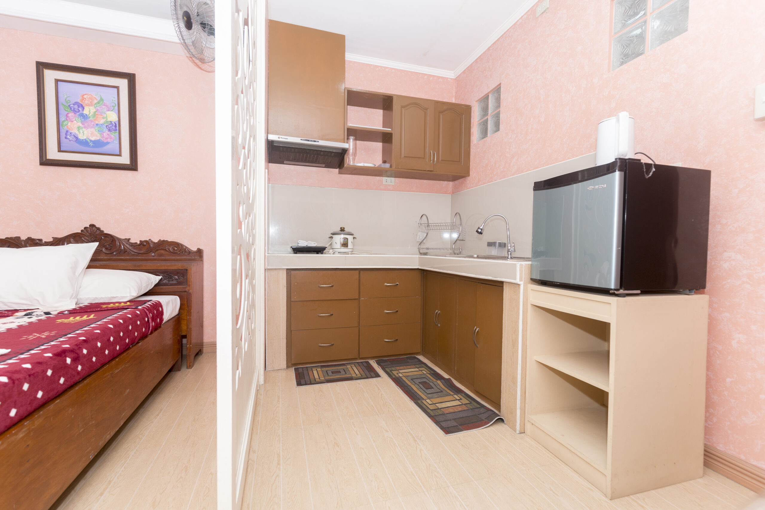 ROOM 102 - Image 6