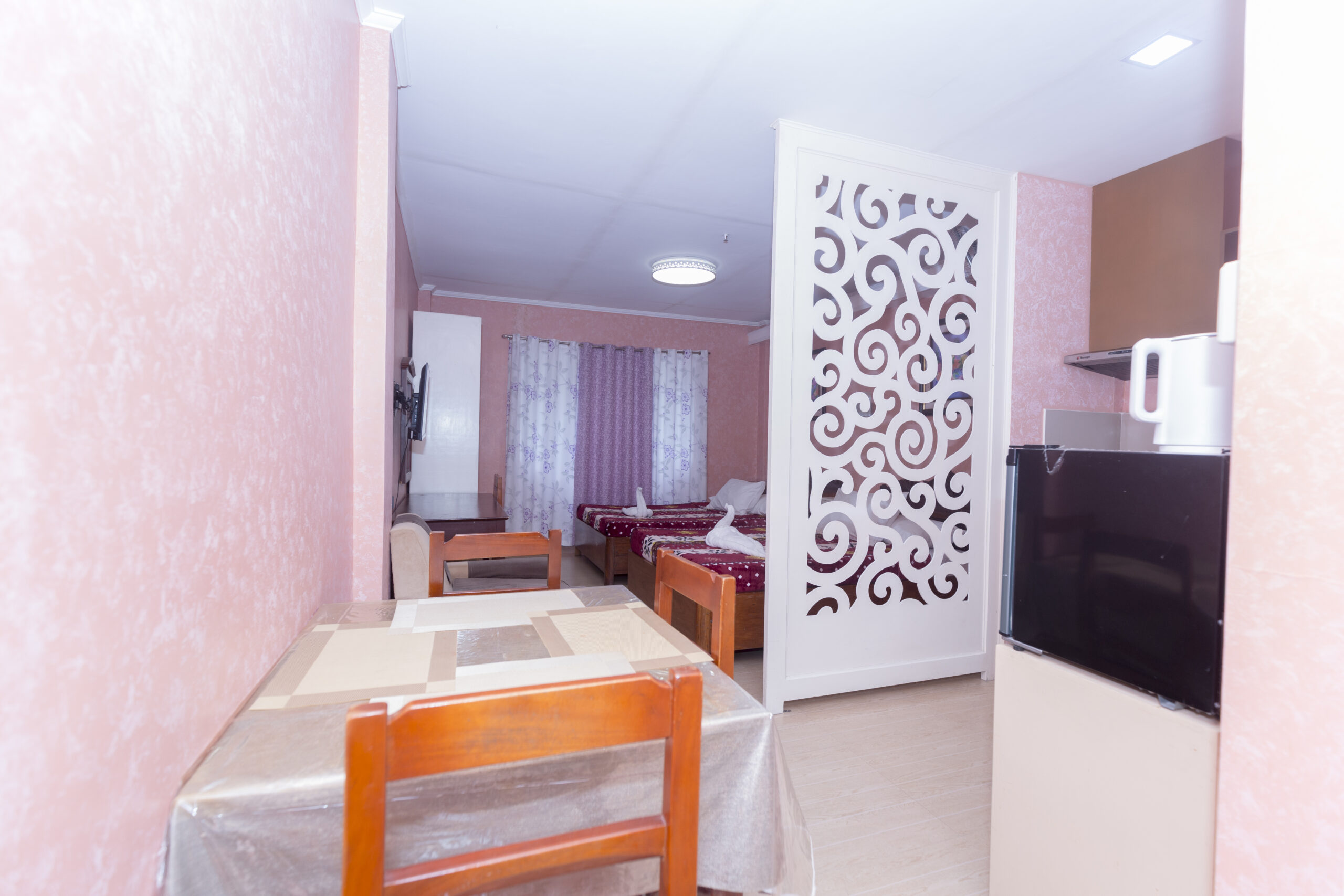 ROOM 102 - Image 4