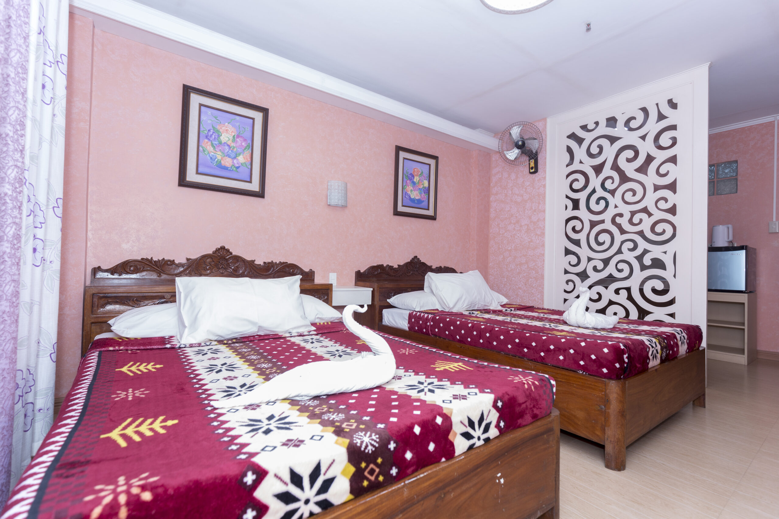 ROOM 102 - Image 2