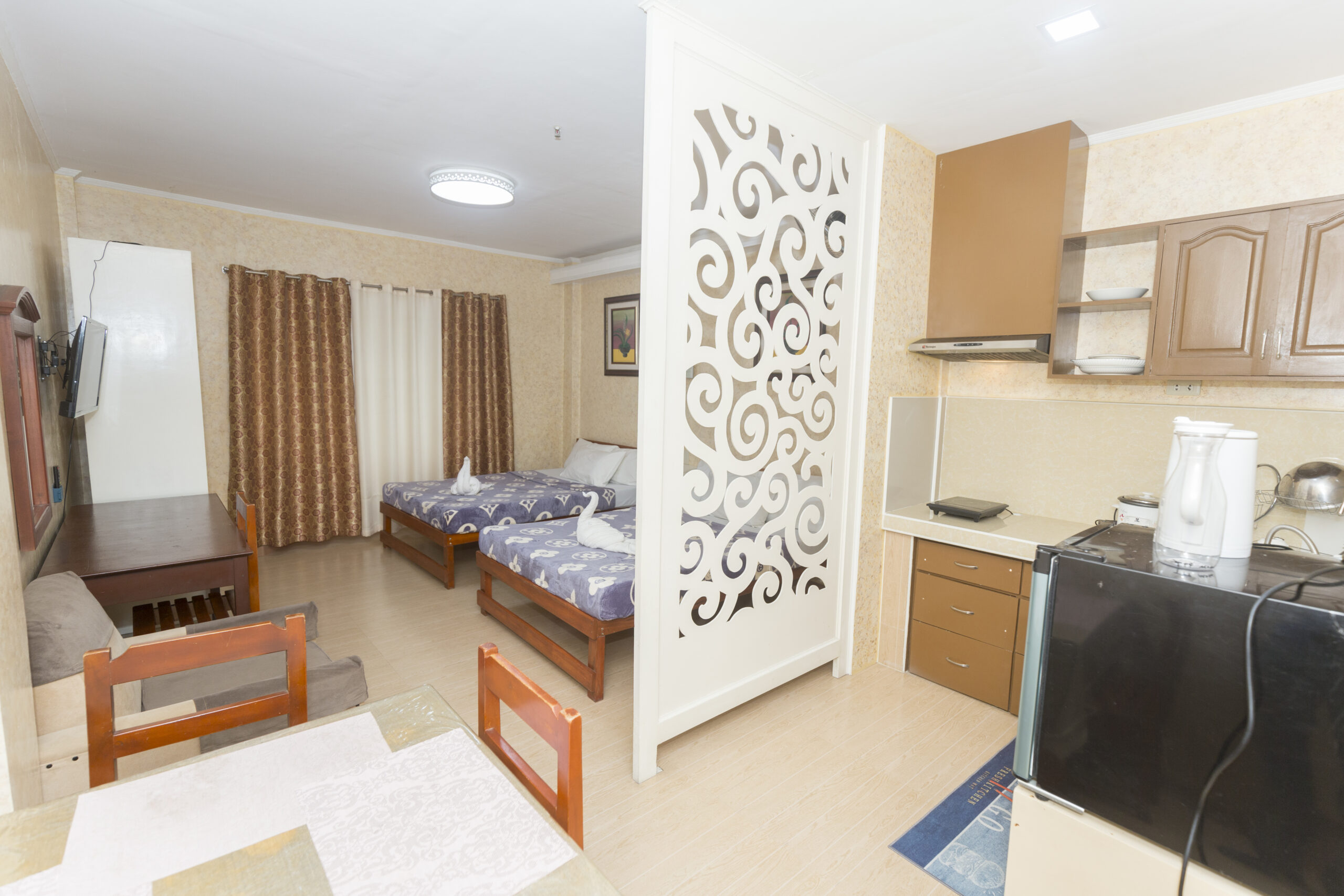 ROOM 104 - Image 7