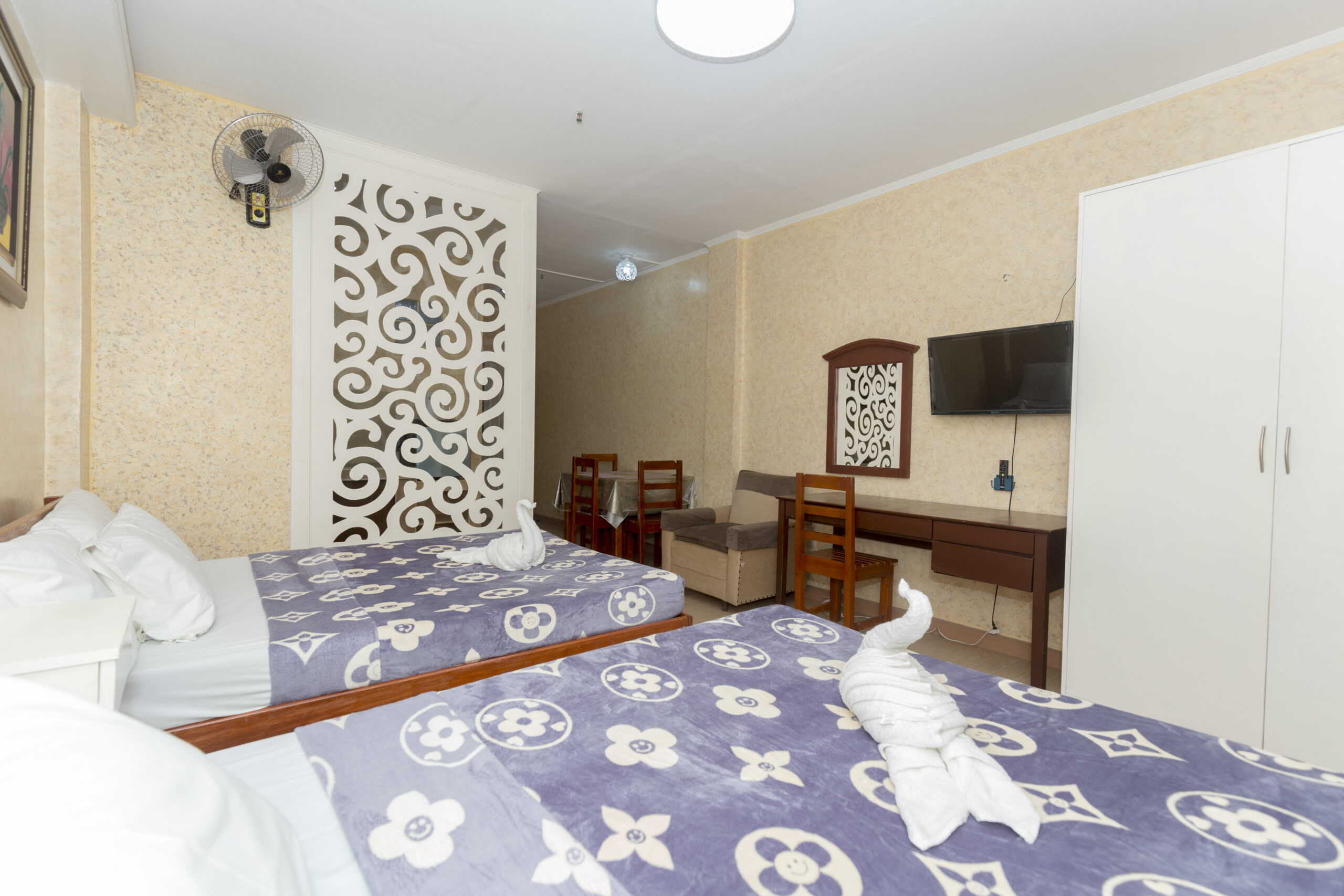 ROOM 104 - Image 3