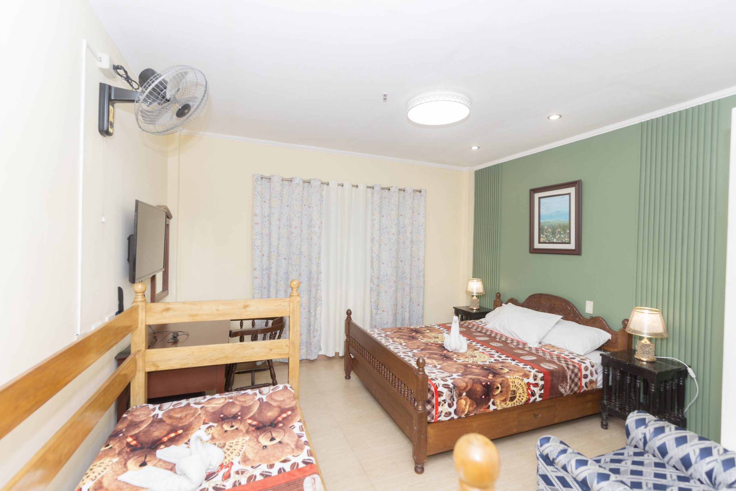 ROOM 106 - Image 2