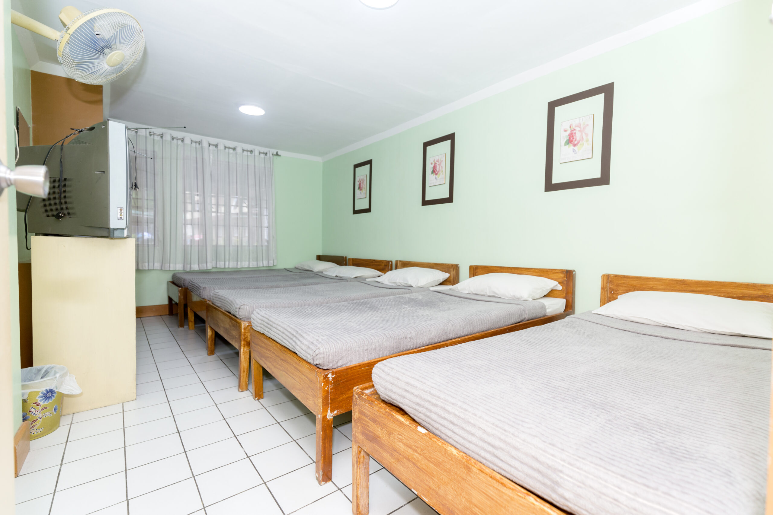 ROOM 01
