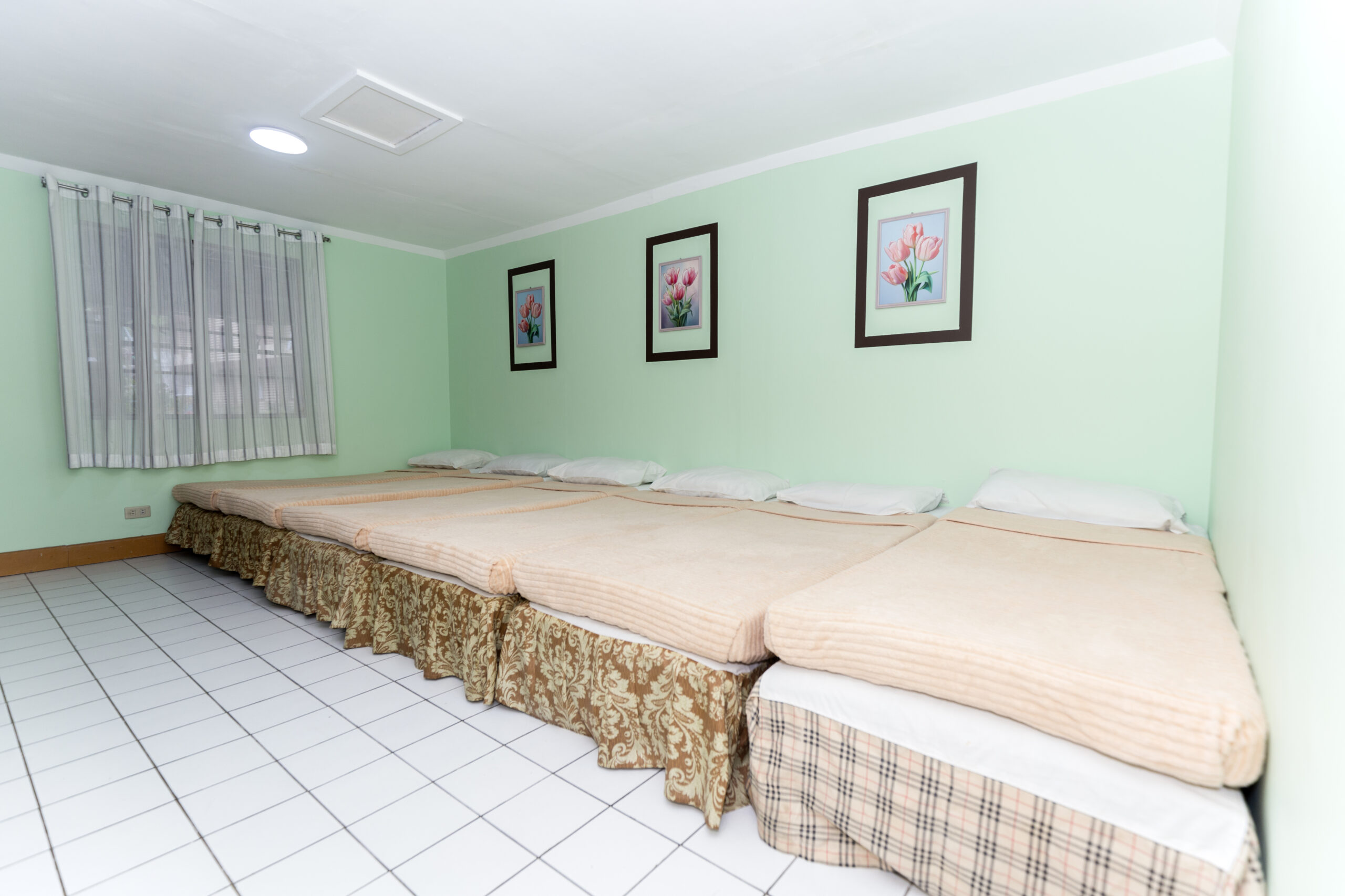 ROOM 02 - Image 3