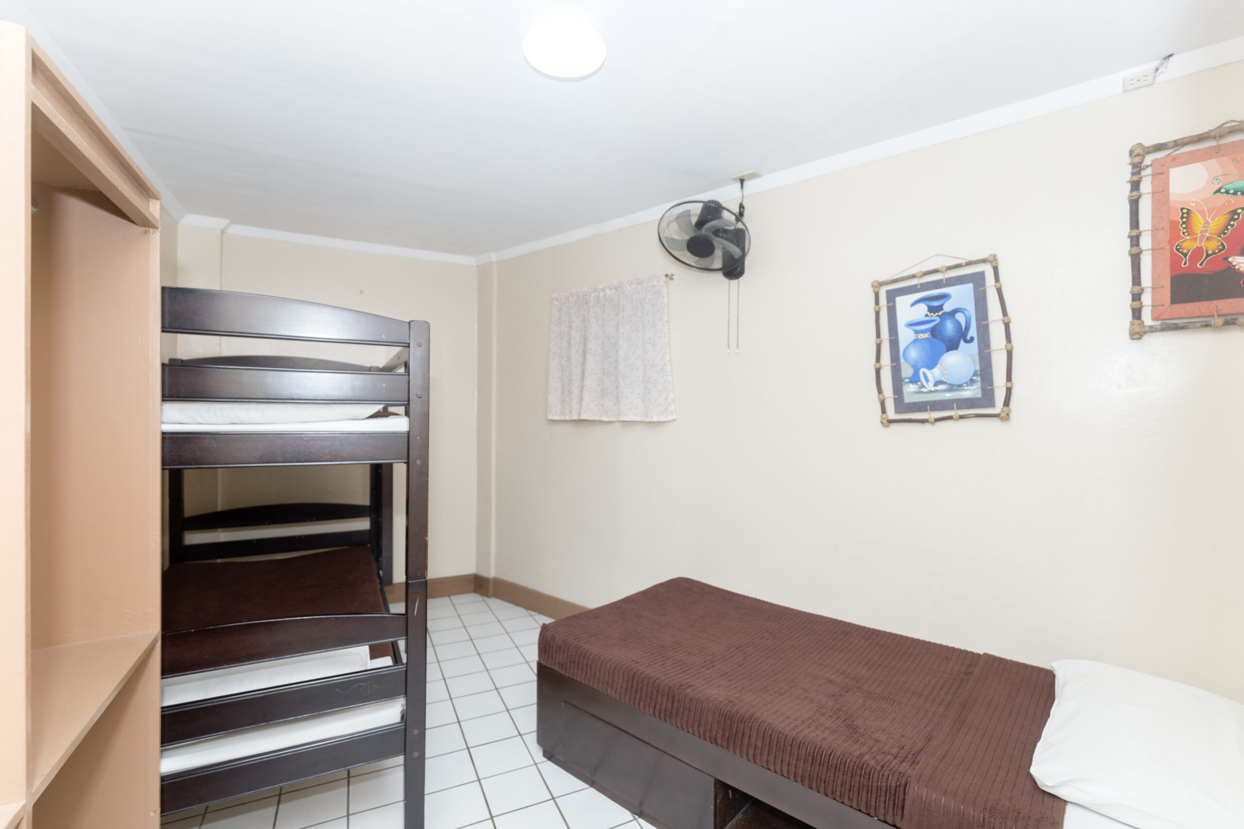 ROOM 04