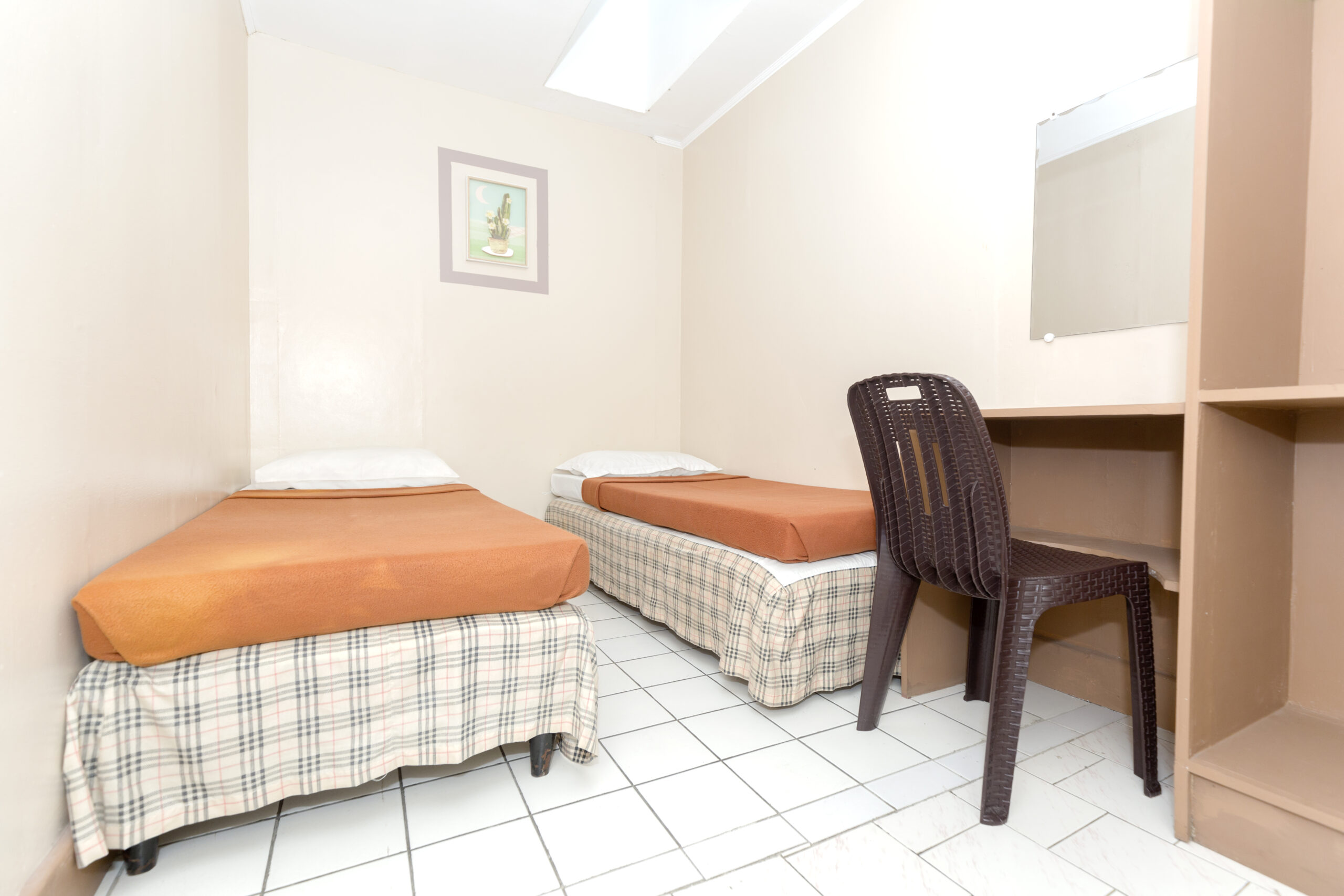 ROOM 06